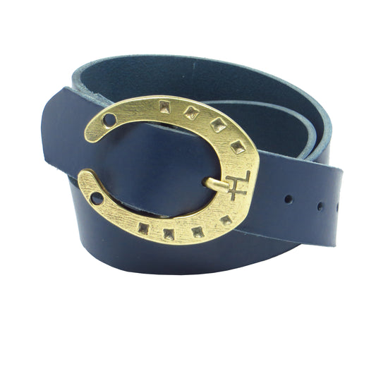 Dunkelblauer Rindsleder mit Hufeisenschnalle 4 cm breiter Ledergürtel für Damen Herren ca. 3 – 4 mm dickem Leder. Anzughose Jeans Rock Kleid Arbeitsgürtel Arbeitshose Damengürtel Herrengürtel in verschiedene Längen breiten und Farben erhältlich. Ledergürtel 2 cm breit 3 cm breite Ledergürtel 4 cm breite Gürtel und 5 cm breite Gürtel aus Rindsleder Büffelleder
